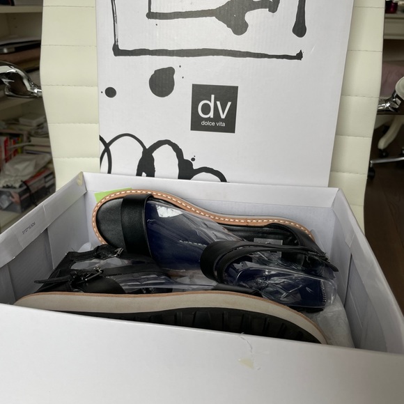 Dolce Vita platform sandals NWOT | ⭐️ HOST PICK ⭐️ - Picture 2 of 4